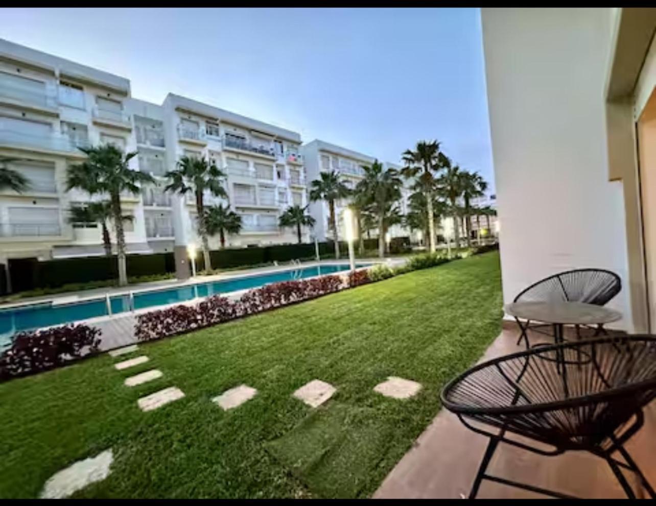 布兹尼盖Apparemment De Luxe Vue Piscine公寓 外观 照片